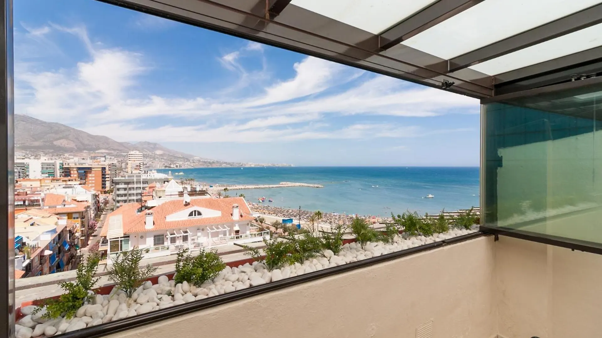 Solana Florida Seafront Apartment Fuengirola