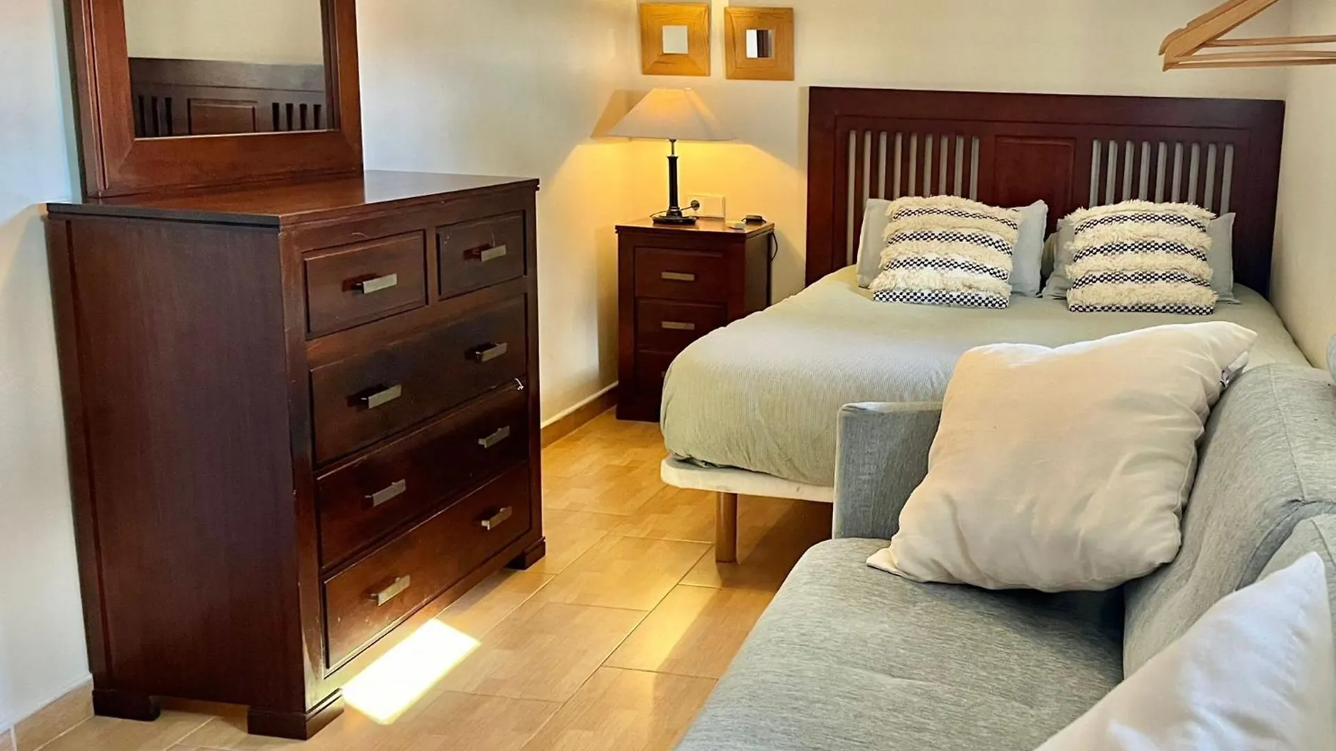 Solana Florida Seafront Apartment Fuengirola