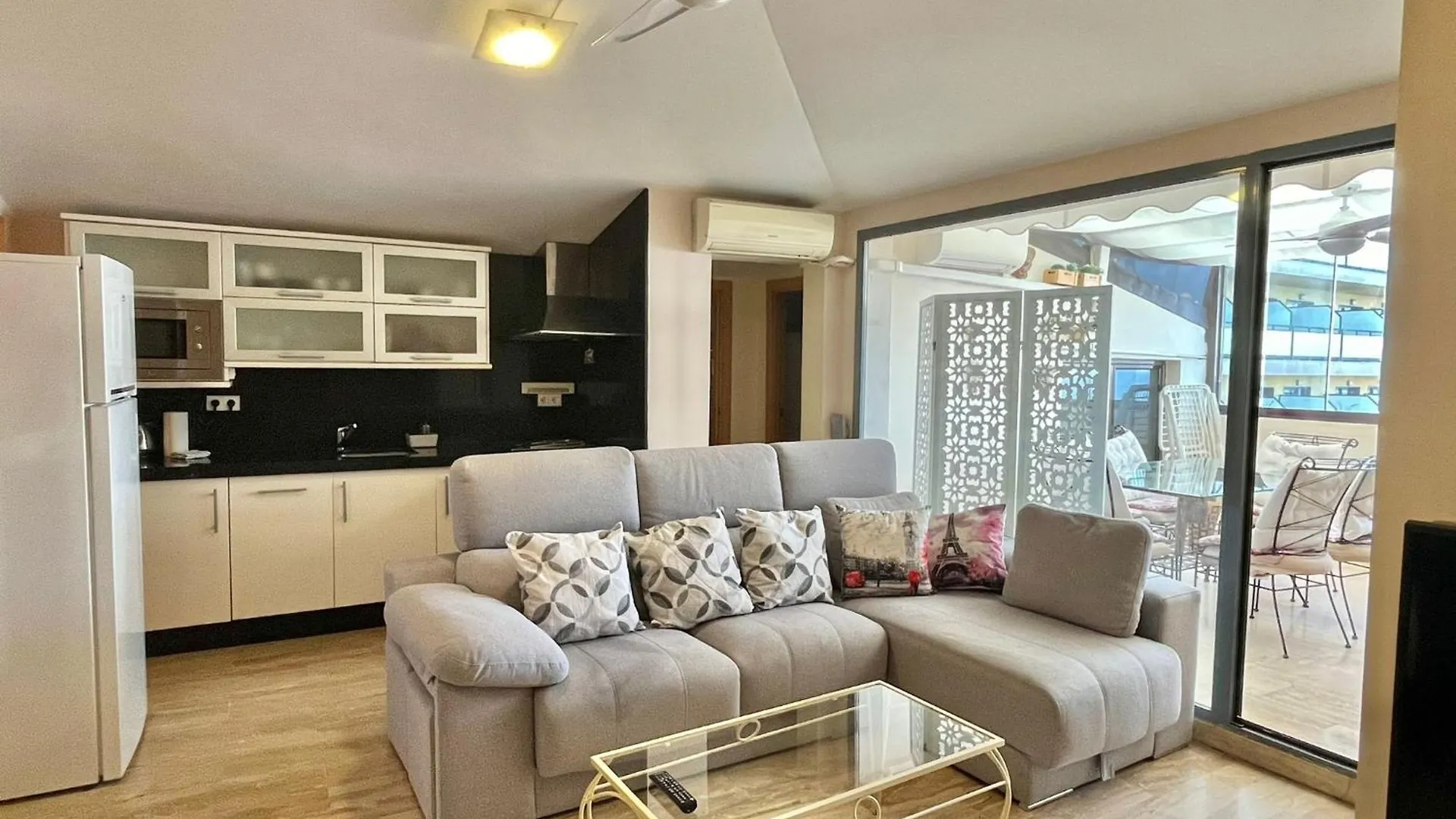 Solana Florida Seafront Apartment Fuengirola
