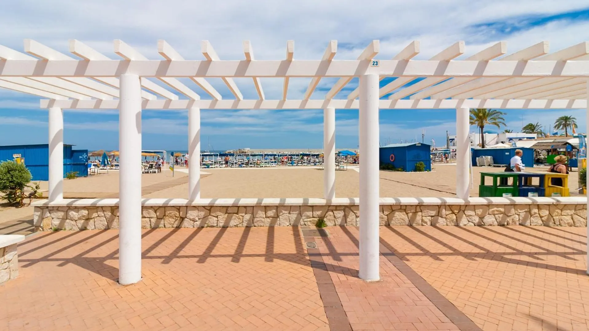 Solana Florida Seafront Apartment Fuengirola