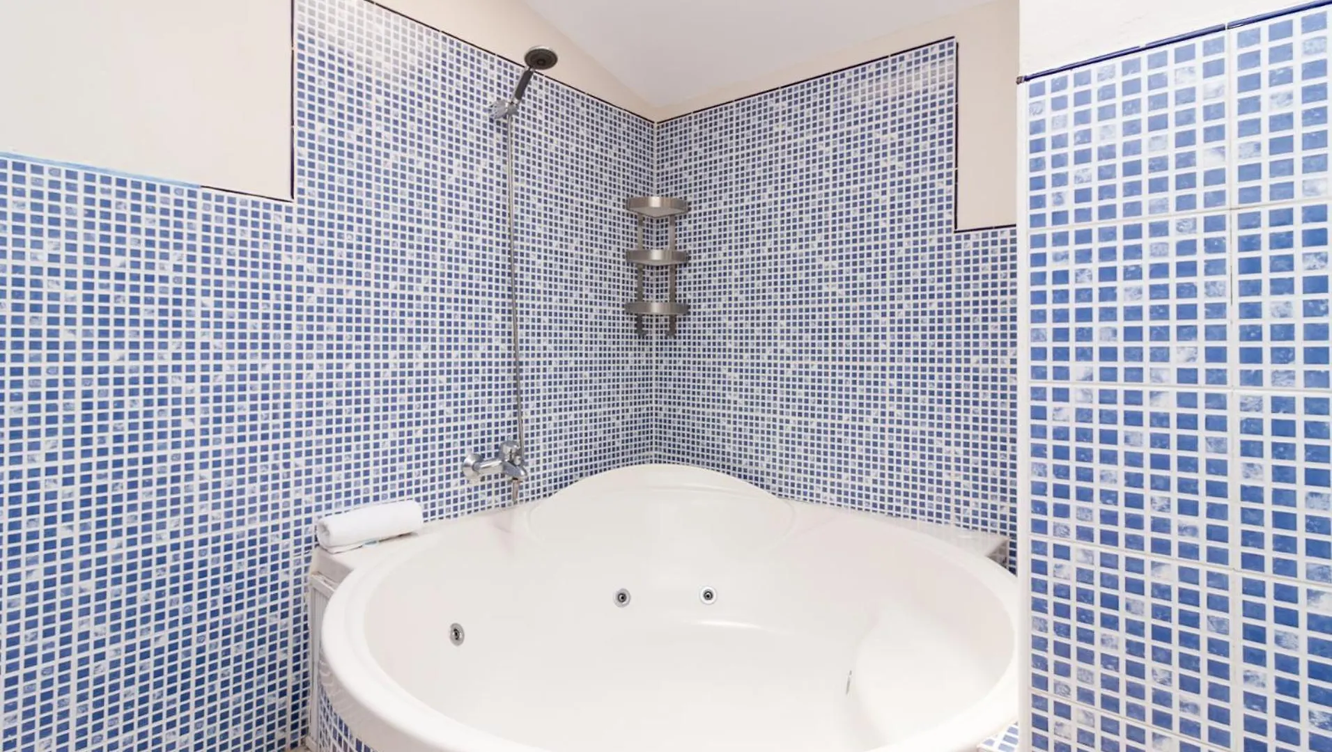 Solana Florida Seafront Apartment Fuengirola